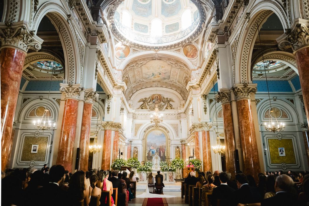 Cata and Andrés on their wedding day